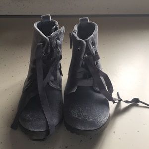 Toddler girl velvet ankle boot